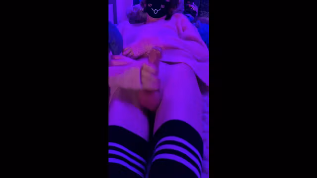 Femboy cumming in bed