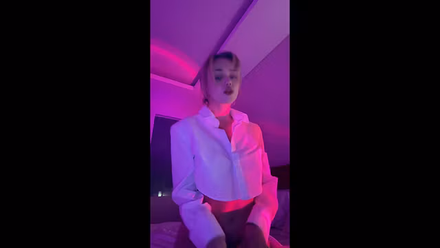 Wanna sit on your hard cock 🍌