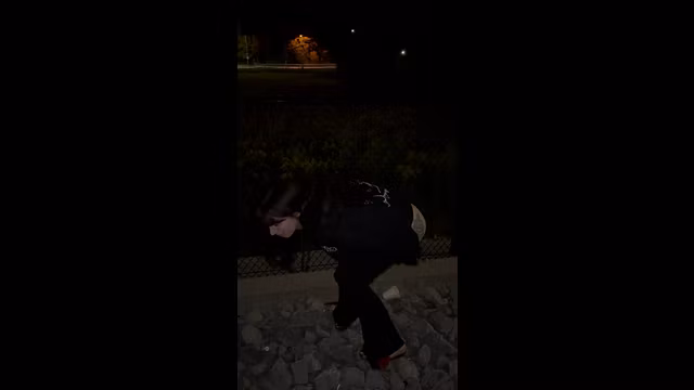 Alt girl has to PISS!