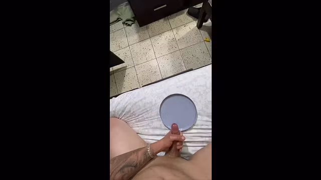Te sirvo la leche para que te la tragues toda….