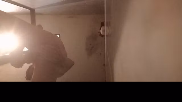 Jugando en el baño rico