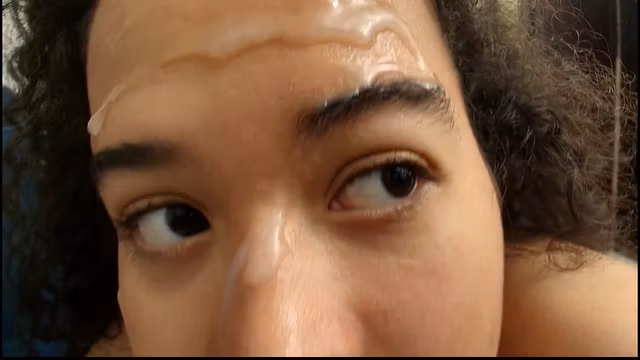 COLOMBIANO se CORRE EN MI ROSTRO