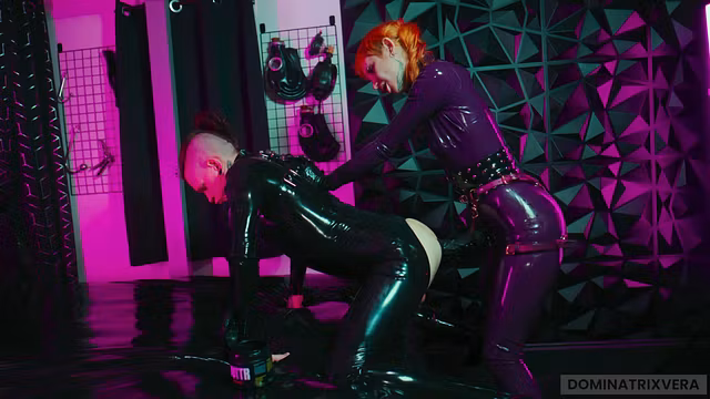 XXL Strap-on Pegging in Latex (preview) - Miss Vera Violette