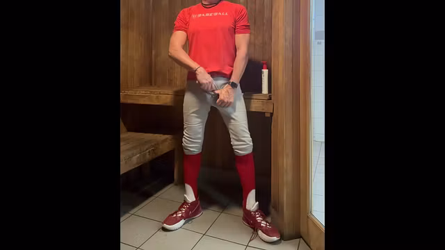 JockDad87 edges harder in sauna burn