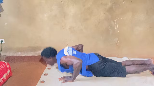 Ma belle soeur exciter me pousse a faire des exercices