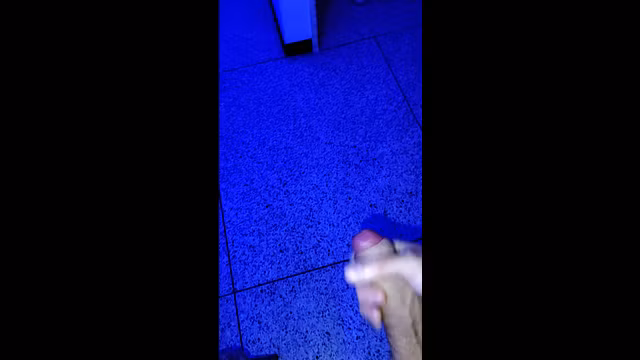 POV: Estás en mi cama viendo cómo disfruto a solas