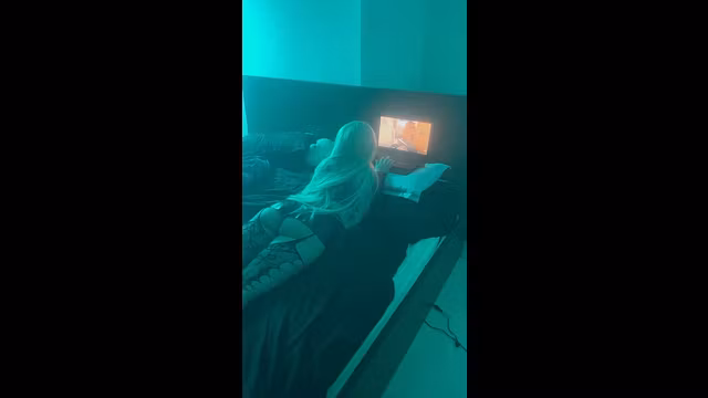 A hot slut played games while I was walking home from practice