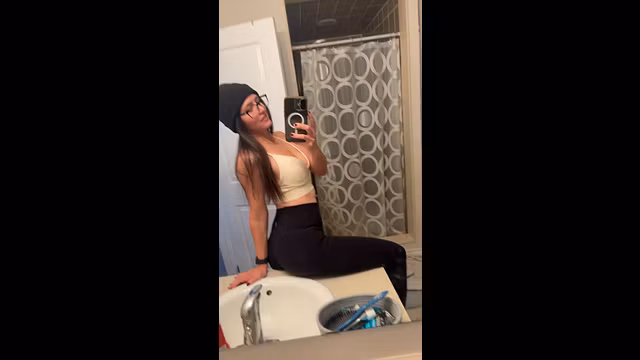 I’m bored and lonely horny MILF