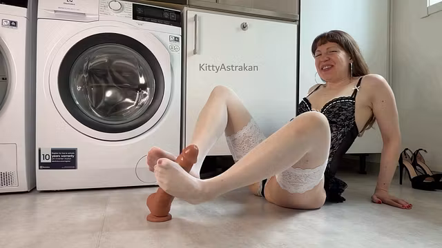 Footjob comes with the service in this laundrette + Getting the footjob done at the office