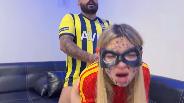 Maskeli Kadın