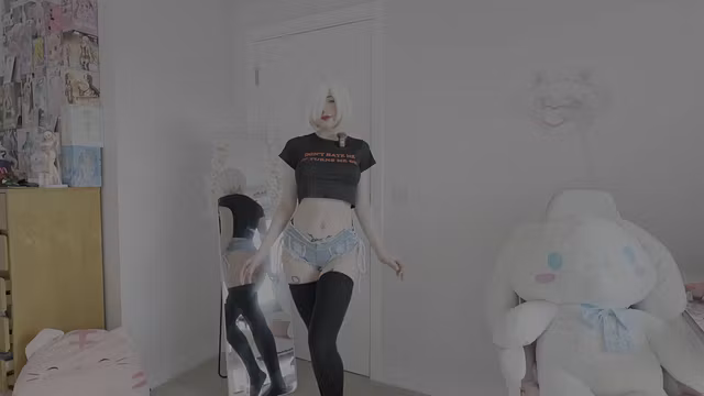 BIG ASS in TIGHT DENIM SHORTS
