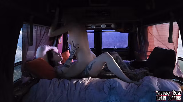 SARINAANDROBIN - The Shaggin Wagon Where Intimate Happens
