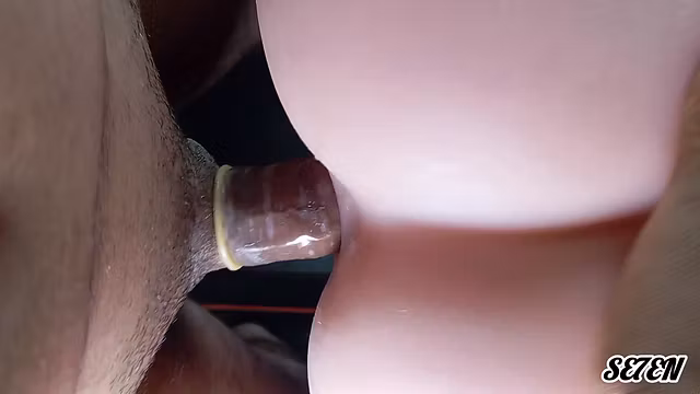 Mi Hermanastra Quiere Sentirlo Sin Condón