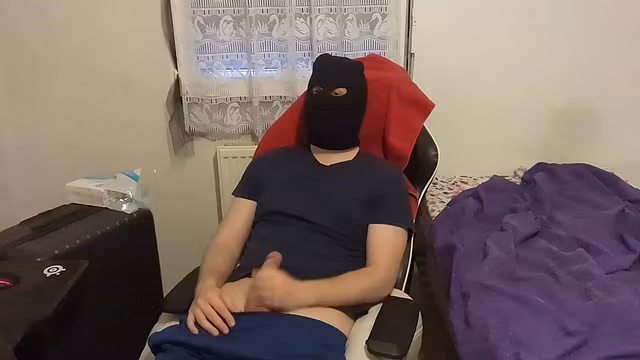 matducattt unleashes raw solo male passion