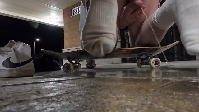 Skater Femboy Pees Hard Infront Of You Then Cums On Your Face🖤🩷