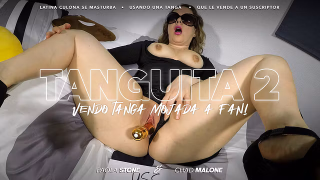Culona se Masturba con Tanga puesta para Fan! - Ft. Paola Stone