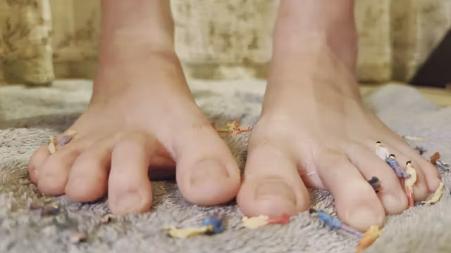 giantess feet crushes tiny people