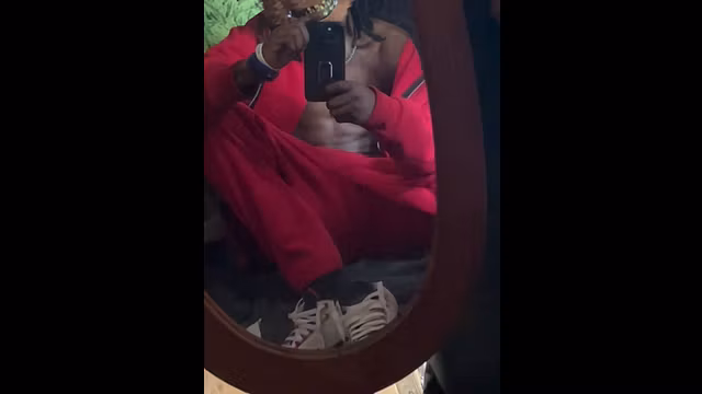 HollywoodHustle23 fuels wild pussy worship