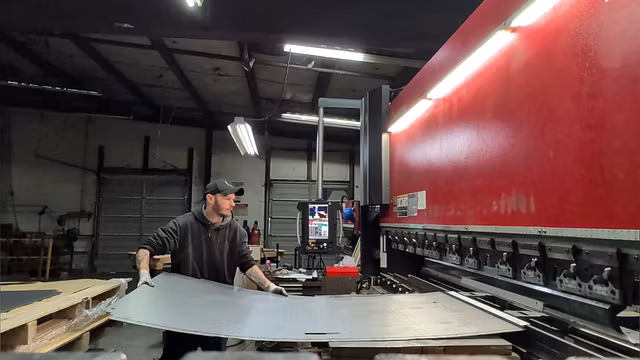 Sexy Blue collar man putting in work and busting a nut on his smoke break