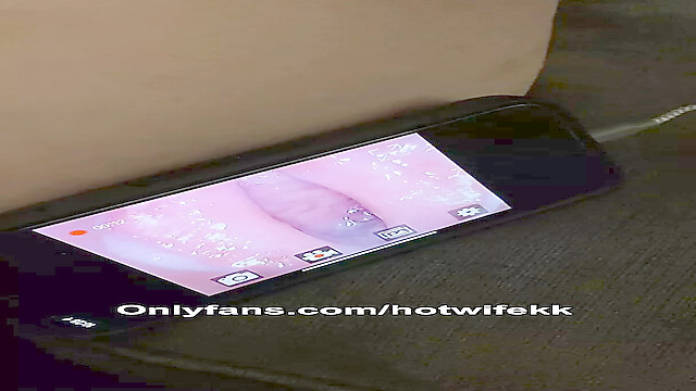 Hotwifekk