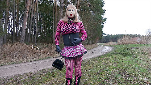 GummipuppeMonique
