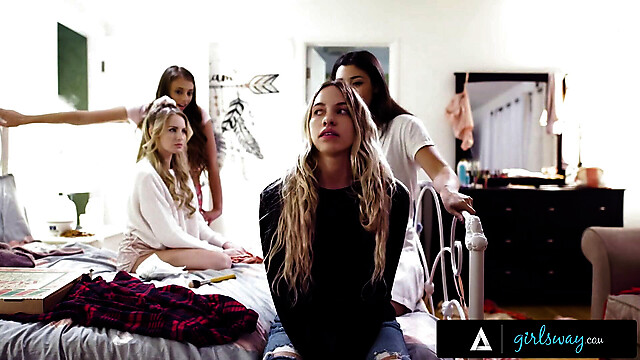 GirlswayOfficial