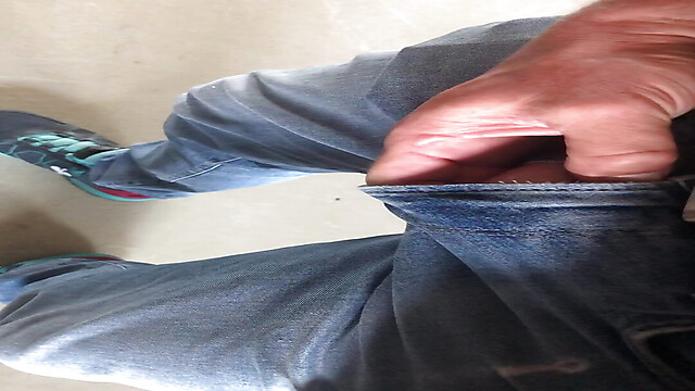 Uncut_veiny