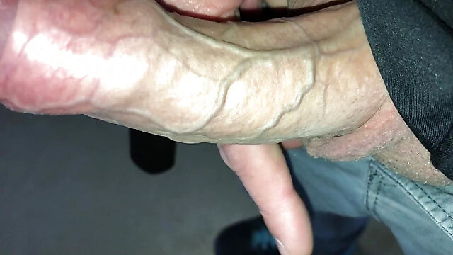 Uncut_veiny