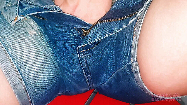 LauraHotxxx