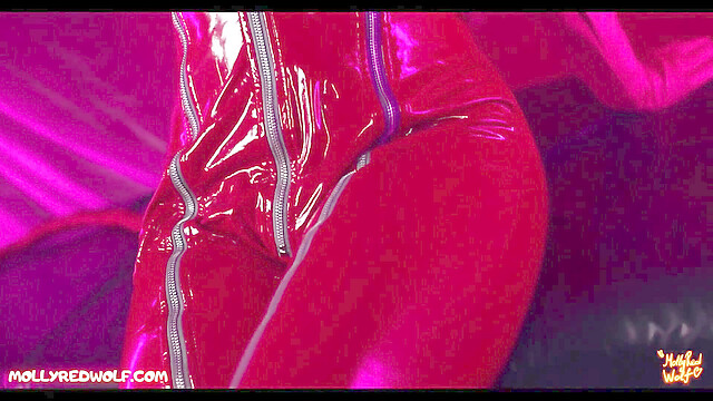 MollyRedWolf