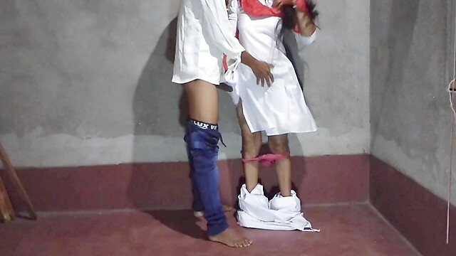 Schoolgirlcouple
