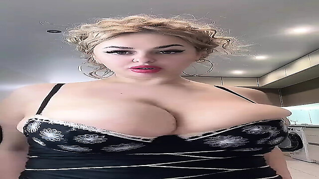 marinajuicyblonde