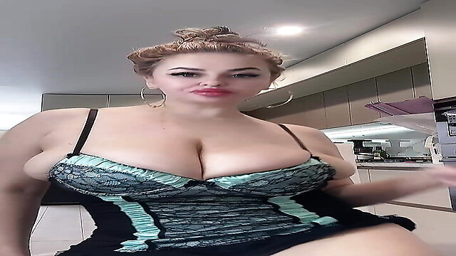 marinajuicyblonde