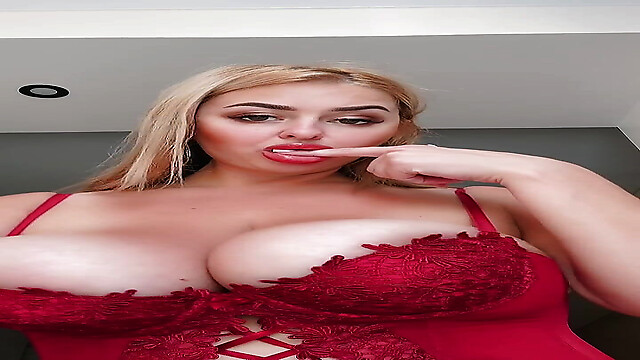 marinajuicyblonde