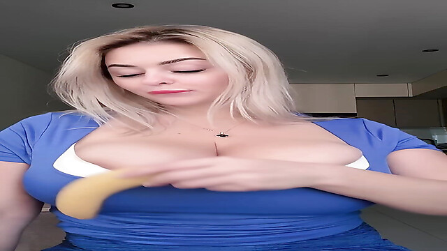 marinajuicyblonde