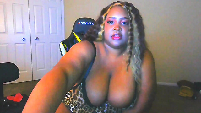 TrinaFoxx