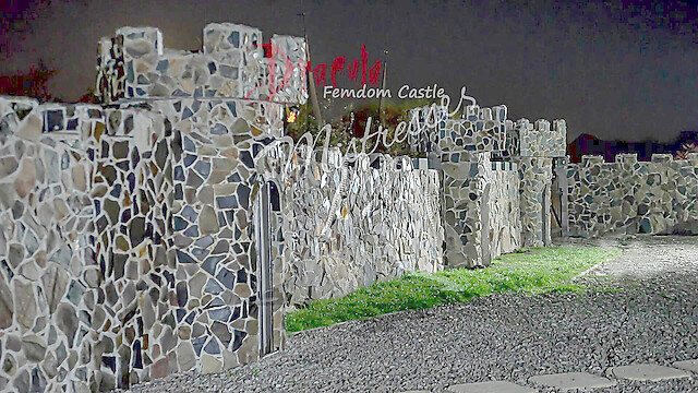 DraculaFemdomCastle