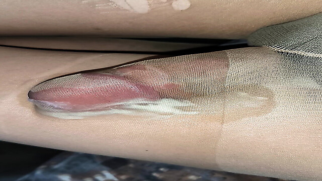 JuicyCummerPantyhose