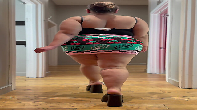 BoricuaLegTeaseQueen