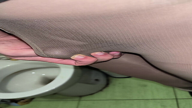 JuicyCummerPantyhose