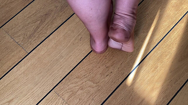 LovelyMatureFeet