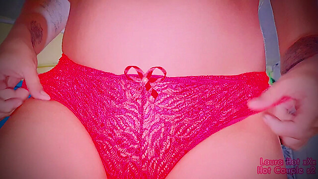 LauraHotxxx