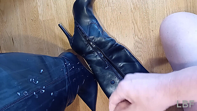Leatherbootfucker