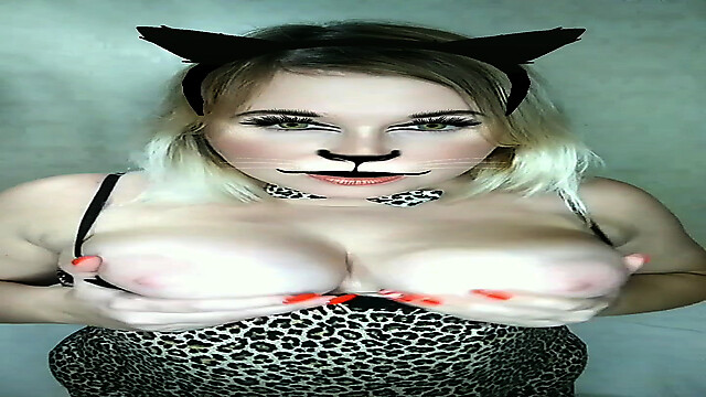 Whitekitten