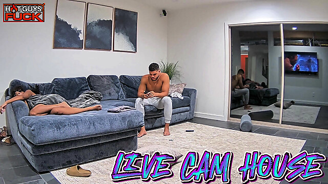 HotGuysFuck