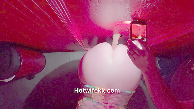 Hotwifekk