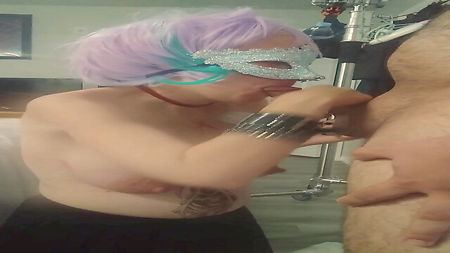 PetiteHipsNRoseyLips