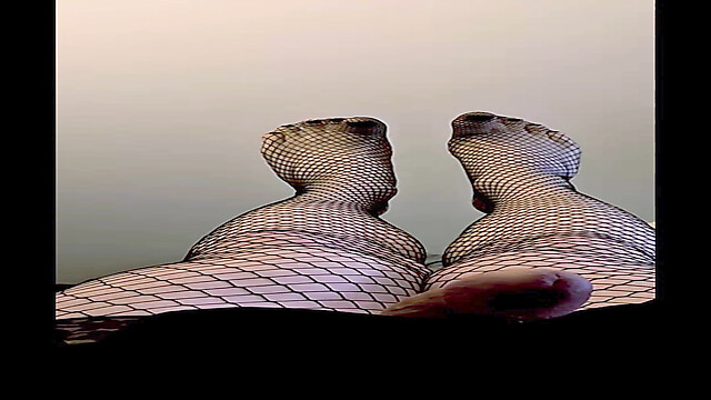 BlackHairPaleSkinPlz