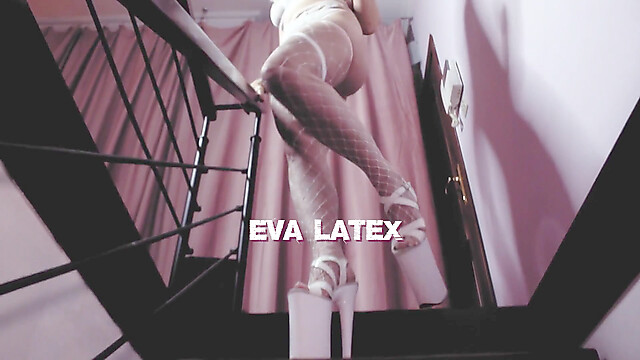 Eva_Latexxx