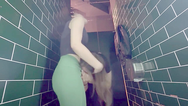 scarlettandchanel
